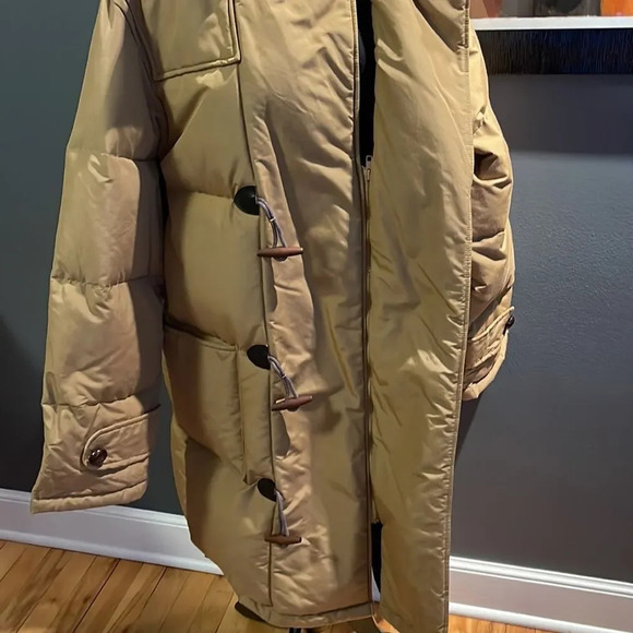 The Company Store muted gold hidden zipper toggle closure puffer coat. Large. - Picture 6 of 11